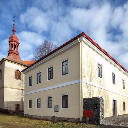 Penzion Fara Pod Milesovkou Velemin المظهر الخارجي الصورة